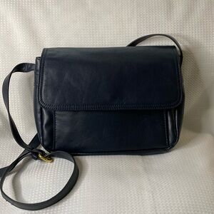 Giani Bernini Navy Leather Shoulder/Crossbody EUC